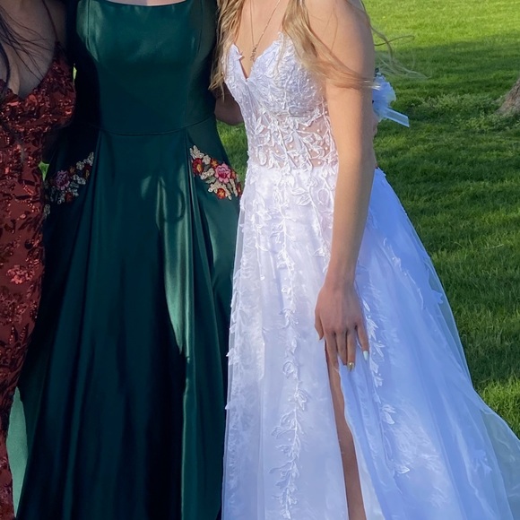 WHITE CORSET PROM DRESS - Picture 3 of 5